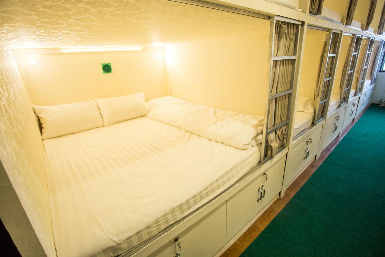 Green Box Capsule Hostel & Hotel Vientiane Bagian luar foto